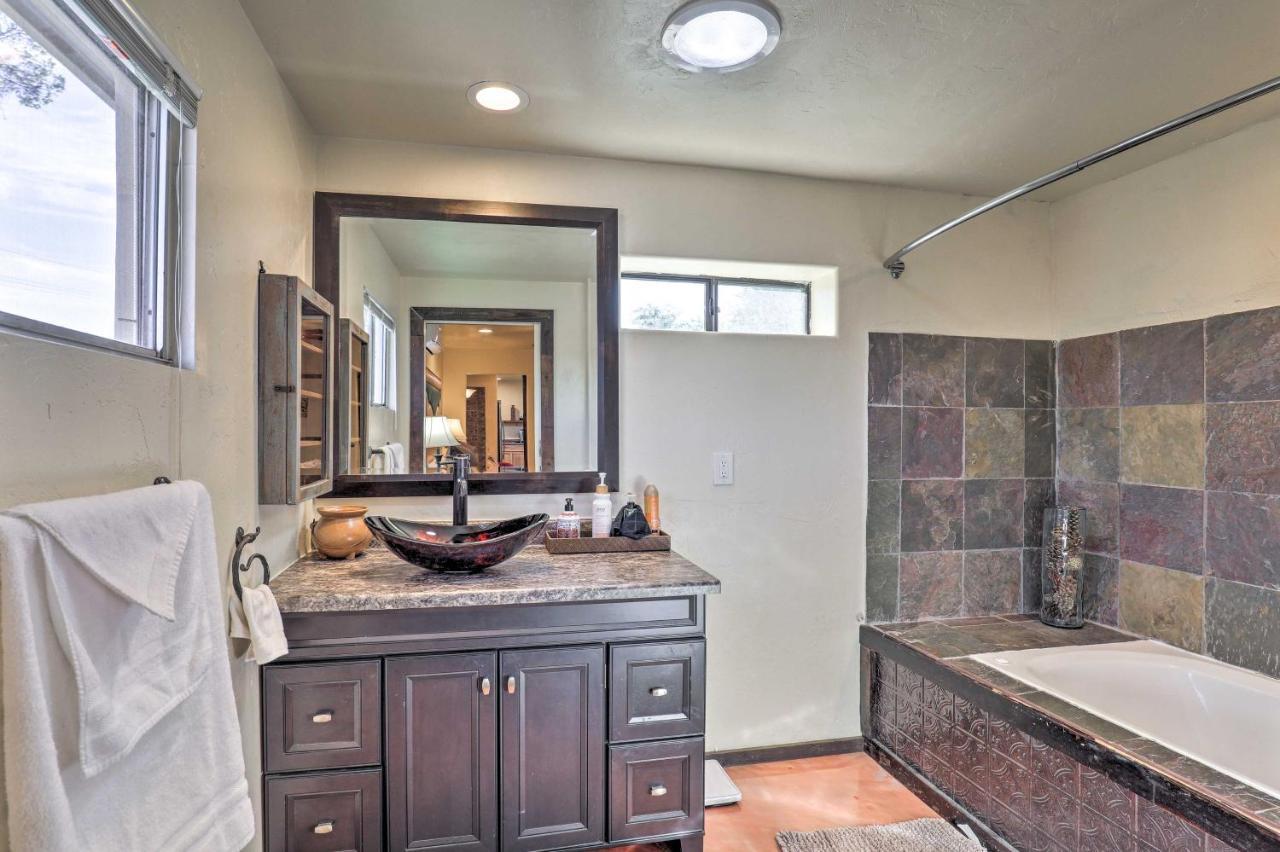 Pet-Friendly Tucson Casita Shared Hot Tub And Porch Villa Exterior foto